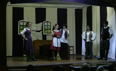 lonak_velt_menyasszony.avi_snapshot_17.21_2013.01.04_18.56.15.jpg
